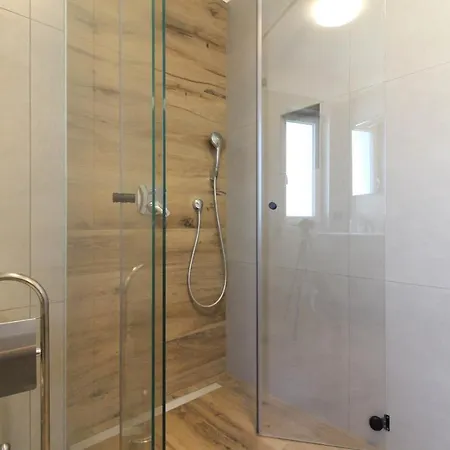 Villa Stunning Modern Monte Vernal In