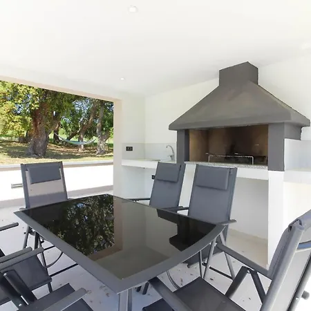 Stunning Modern Monte Vernal In Villa Pula